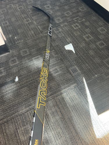 Senior CCM Tacks AS-V Right Handed Hockey Stick P29 (New)