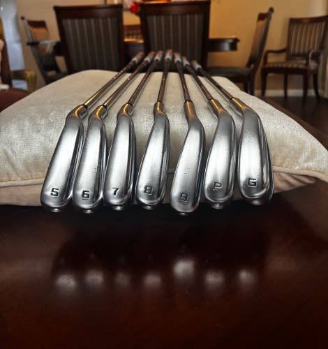 Men's Cobra RADSpeed One Length Right Handed Iron Set Stiff Flex (7 Clubs) #5 - #9, PW, GW Steel Sha