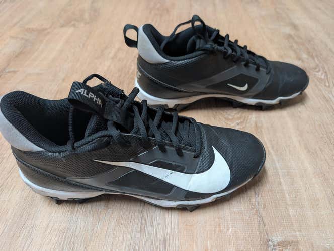 Nike Alpha Menace 4 molded, low top, Black Men's Size M 9.0 (W 10.0)(Used)