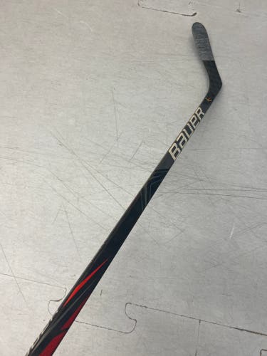 Senior Bauer Vapor APX2 Dressed as Vapor Flylite Hockey Stick LH Pro Stock