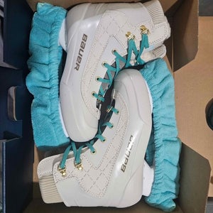 Bauer Tremblant Recreational Hockey Skates Regular Width Size 6 (New)