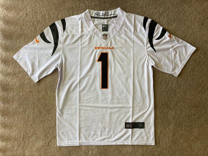 NEW - Men's Stitched Nike NFL Jersey - Jamar Chase - Bengals - XL