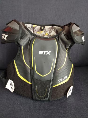 Large Youth STX Stallion 200 Shoulder Pads (Used)