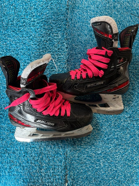 Junior Bauer Vapor 2X Hockey Skates Extra Wide Width Size 3.5 (Used)