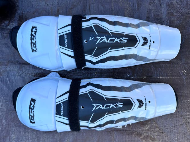 Junior CCM Tacks 11" Hockey Shin Pads - Great Condition