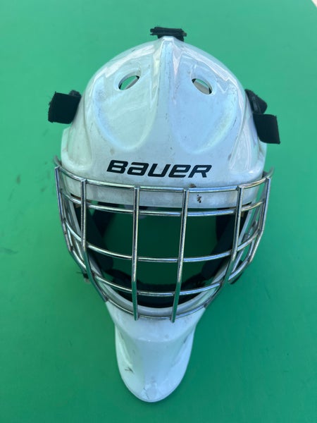 White Senior Bauer NME3 Goalie Mask