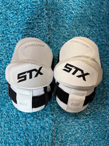 Medium Adult STX Stallion 400 Arm Pads (Used)