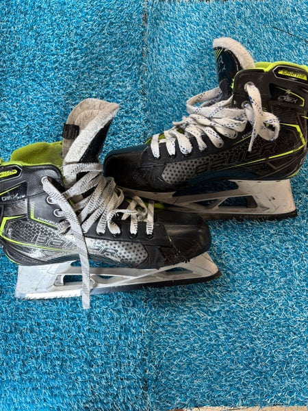 Senior Bauer GSX Hockey Goalie Skates Extra Wide Width 8.5 (Used)