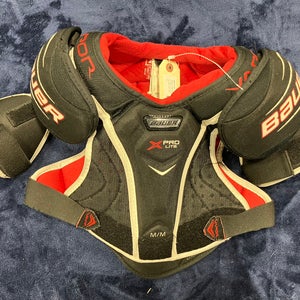 Medium Junior Bauer Vapor X pro lite Shoulder Pads (Used)