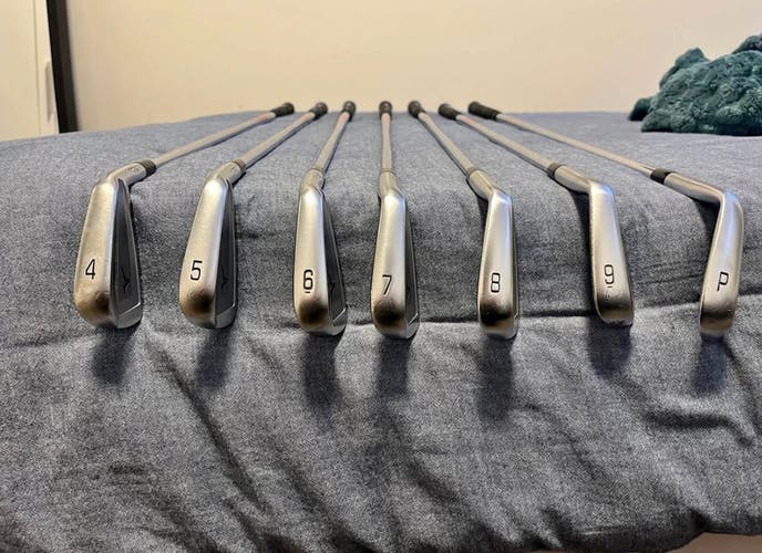 Mizuno JPX 921 Tour Right Handed Iron Set