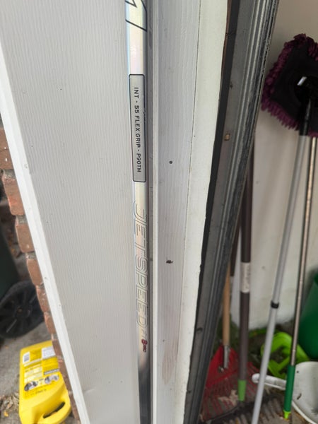 Intermediate CCM JetSpeed FT8 Pro Right Handed Hockey Stick P90TM (New)
