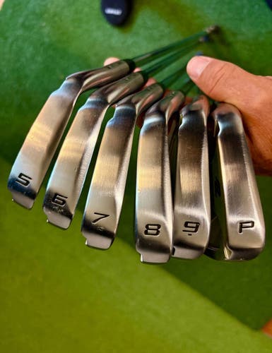 902-OS Forged Right Handed Iron Set