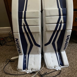 31" 2024 Vaughn Velocity V10 Goalie Leg Pads (Used)