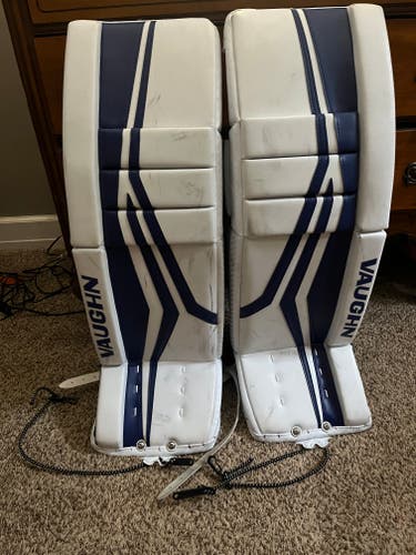 31" 2024 Vaughn Velocity V10 Goalie Leg Pads (Used)