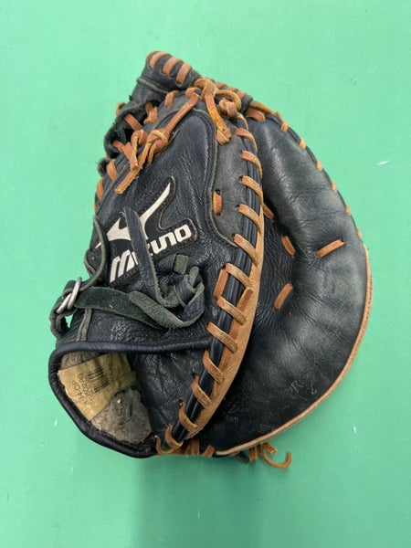 Mizuno Prospect RH Catcher's Baseball Glove 31.5" (Used)