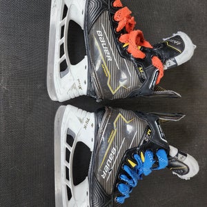 Bauer Supreme M40 Hockey Skates Extra Wide Width Size 2 (Used)