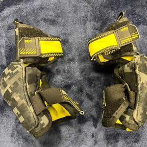 Youth Medium Bauer Supreme Mach Elbow Pads (Used)