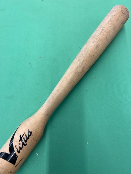 Victus Two Hand Trainer Bat 29” Used)