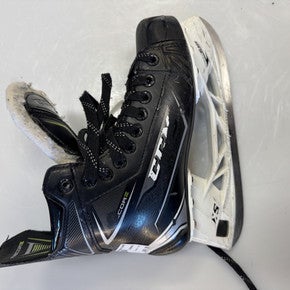 Used CCM 76K Intermediate Hockey Skate Intermediate 5.0 11860-S000298516