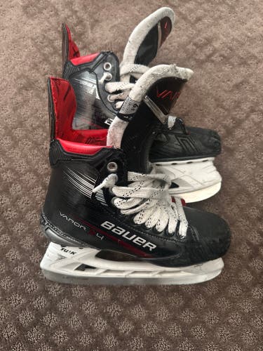 Bauer Hockey Skates Size 6.5 (Used)