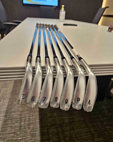 Callaway Apex Right Handed Iron Set Stiff Flex 7 Pieces Steel Shaft
