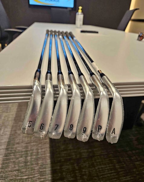 Callaway Apex Right Handed Iron Set Stiff Flex 7 Pieces Steel Shaft