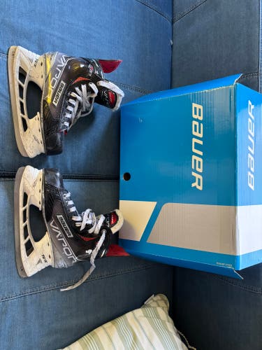 Bauer Vapor X3.7 Hockey Skates | Size 4 Fit D (regular)