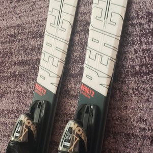 146cm ROSSIGNOL REACT 2 CARBON SKIS w/LOOK10 EZ ADJUST BINDINGS *USED* CLEANED