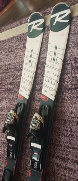 146cm ROSSIGNOL REACT 2 CARBON SKIS w/LOOK10 EZ ADJUST BINDINGS *USED* CLEANED