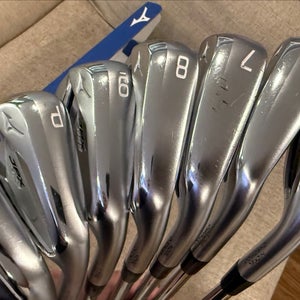 Great iron set! - Men's Mizuno JPX-923 Hot Metal Right Handed Regular Flex (7 Clubs) 5-PW,GW