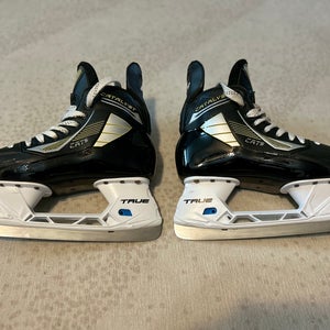 True Catalyst 5 Hockey Skates Regular Width 7.5 (Used)