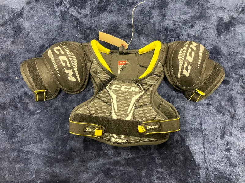 Medium Youth CCM Tacks 9550 Shoulder Pads (Used)