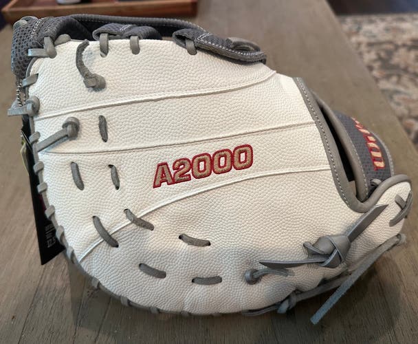 2024 Wilson Right Hand Throw 1st Base A2000 Softball Glove 12.5" (New)