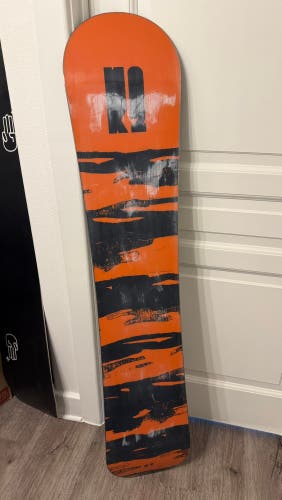 Men's K2 Standard - Beginner - low intermediate Snowboard All Mountain Medium Flex True Twin (Used)