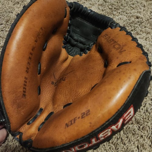 Easton RH Catcher's Natural Baseball Glove 33" USA steer hide. Game Ready