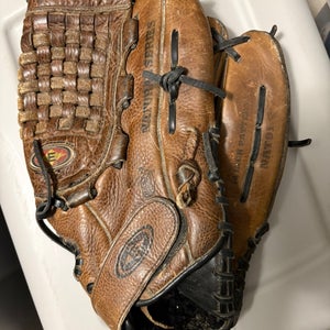 Easton RH Baseball Glove 14" (Used)