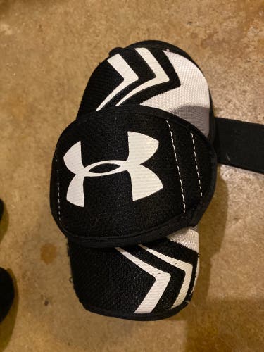 Medium Youth Under Armour Strategy 2 Arm Lacrosse Elbow Pads (Used)