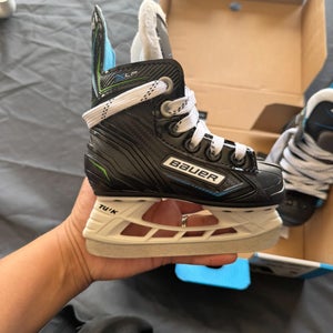 Toddler, size 6, like NEW Bauer Hockey Skates