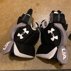 Youth*** Under Armour Strategy 2 Lacrosse Gloves Medium (Used)