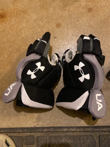 Youth*** Under Armour Strategy 2 Lacrosse Gloves Medium (Used)