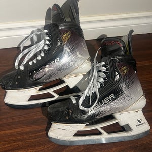 Senior Bauer Vapor Hyperlite 2 Hockey Skates Size 7 Fit 2 (Used)