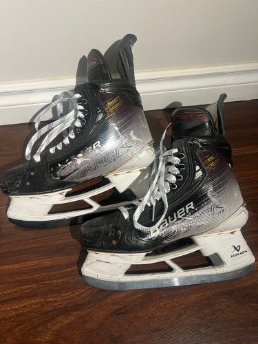 Senior Bauer Vapor Hyperlite 2 Hockey Skates Size 7 Fit 2 (Used)