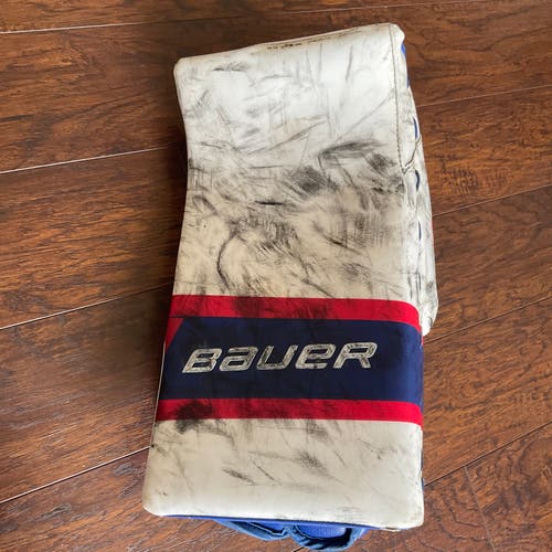 Bauer Hyperlite skinned Supreme Blocker