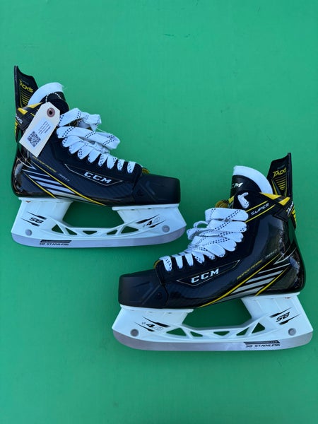Senior CCM Super Tacks Hockey Skates | Size 10 Regular Width