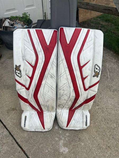 Youth Size 29 + 1” Brain’s Hockey Goalie Leg Pads. Red GNETIK-X series.