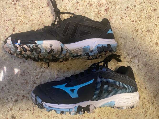 Mizuno Wave Lynx Field Hockey Turf Shoes, Size 5.5