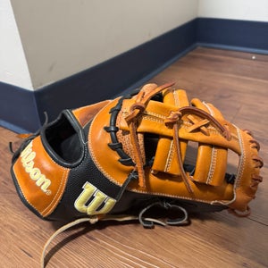 Wilson A2000 RH First Base Baseball Glove 12.5" (Used)