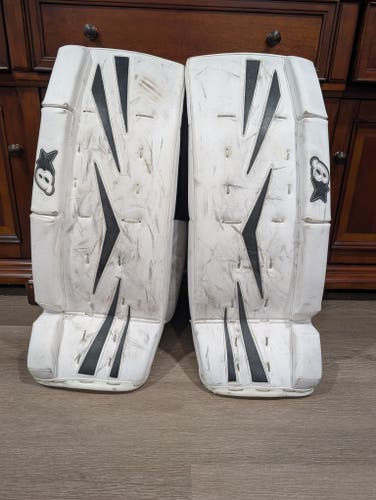 27" +1 Brian's Netzero Goalie Leg Pads - Free Bauer Knee pads