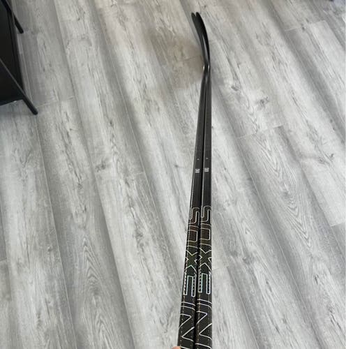 2-pack Senior Bauer Nexus Tracer Right Handed Hockey Stick Toe Pattern Pro Stock (New)
