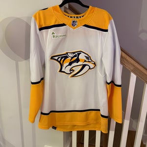 Nashville Predators Adidas Away Jersey Size 42 NWOT